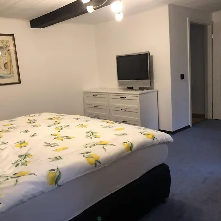 Appartement Auf Denkmalgeschuetztem Sturmhof Grefrath