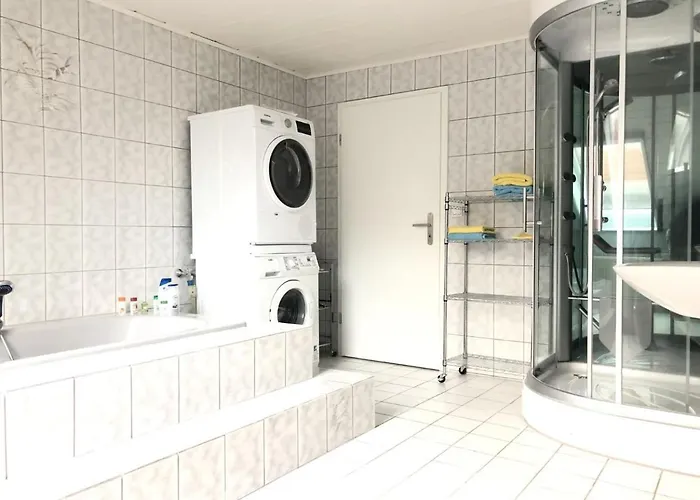 Auf Denkmalgeschuetztem Sturmhof * Grefrath